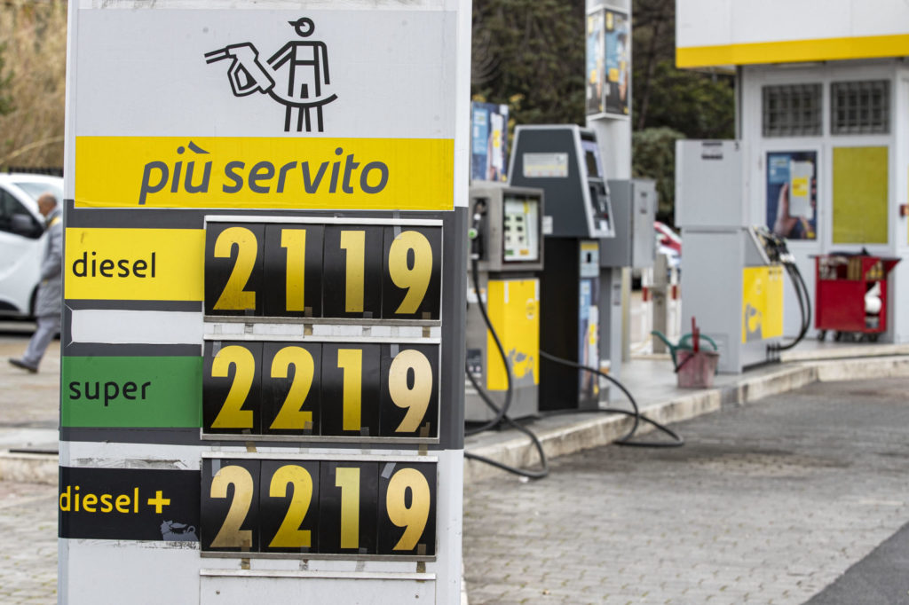 antuitrust decreto trasparenza prezzo carburanti governo