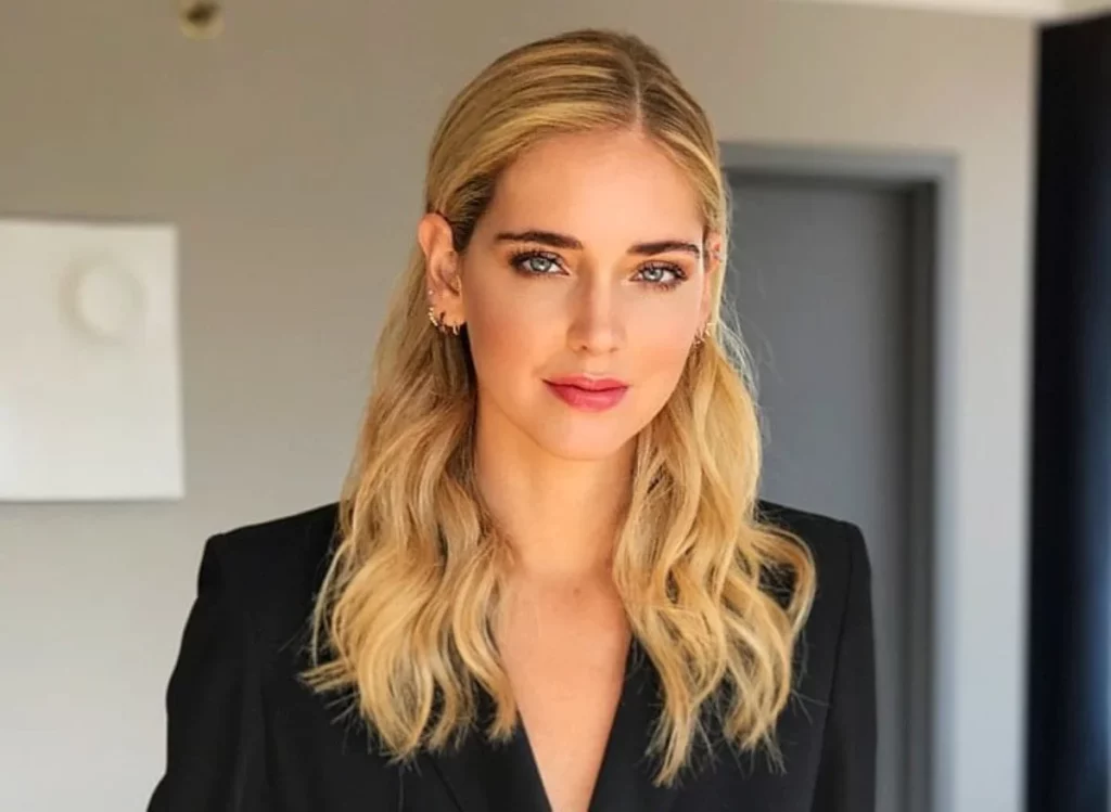 chiara ferragni devolve compenso cachet sanremo 2023 associazione violenza donne
