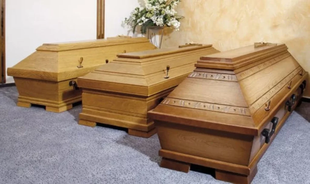 roma aprono una bara e rubano cinque chili d’oro seppelliti con la defunta