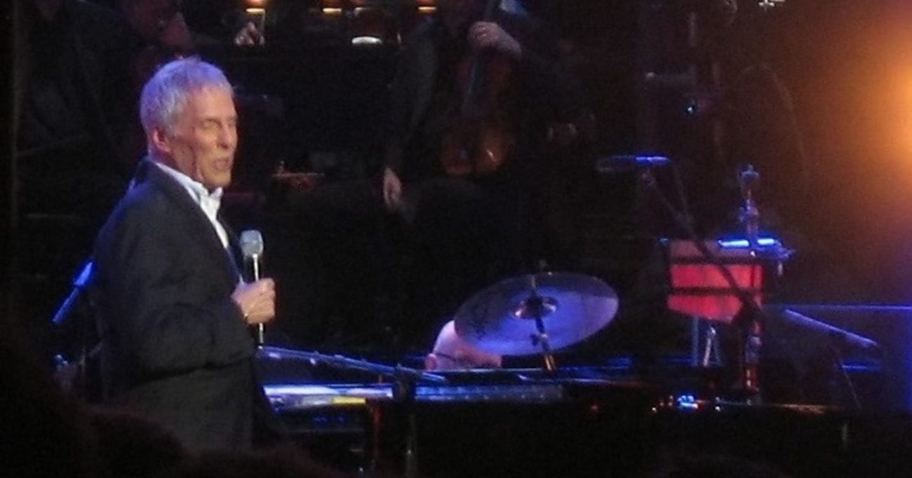 Morto Burt Bacharach, le cause della morte del pianista e compositore