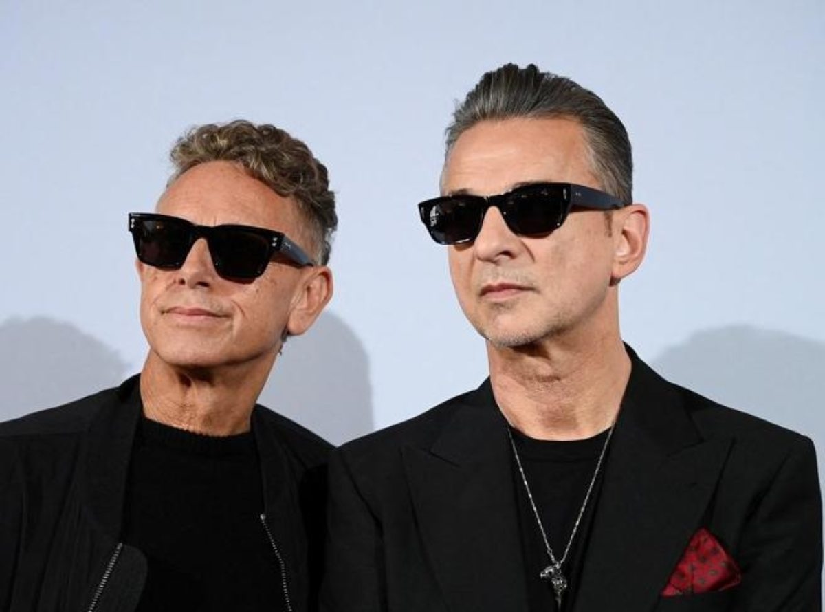 abiti Depeche Mode ospiti sanremo 2023 stilista look vestiti serata finale festival