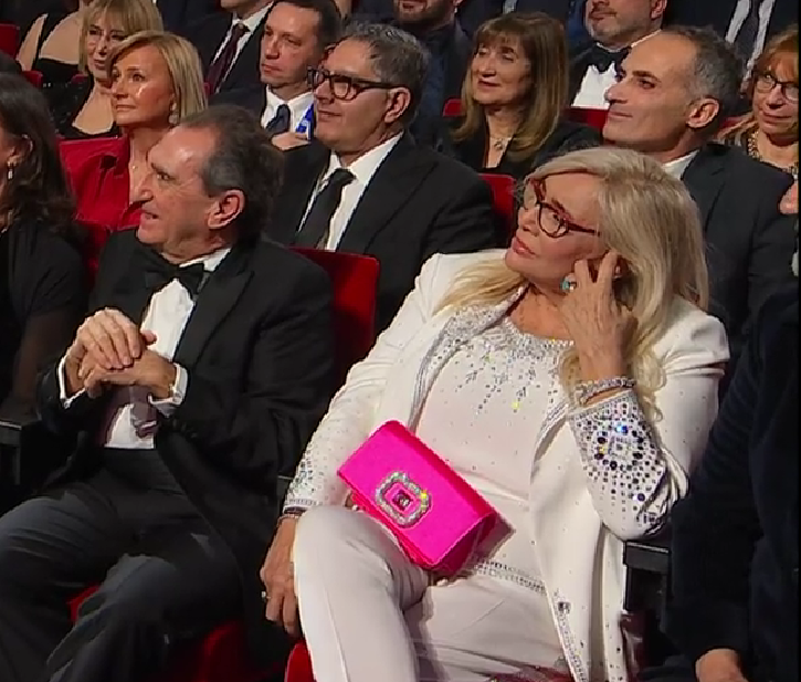 abito mara venier sanremo 2023