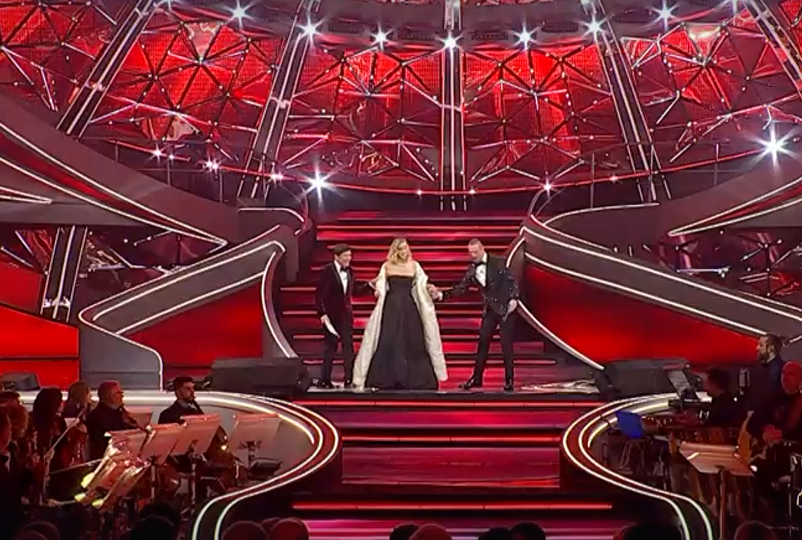 abito chiara ferragni sanremo 2023 vestito primo