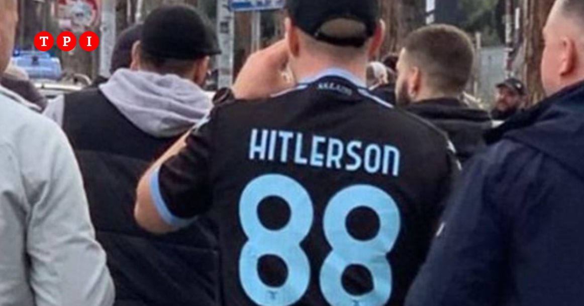 Tifoso della Lazio in curva con la maglia “Hitlerson 88”, la comunità ebraica: “Anche stavolta si farà finta di nulla?”
