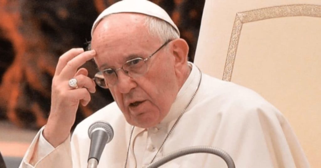 papa francesco assente non prende parte via crucis 2023 motivo cosa è successo colosseo freddo