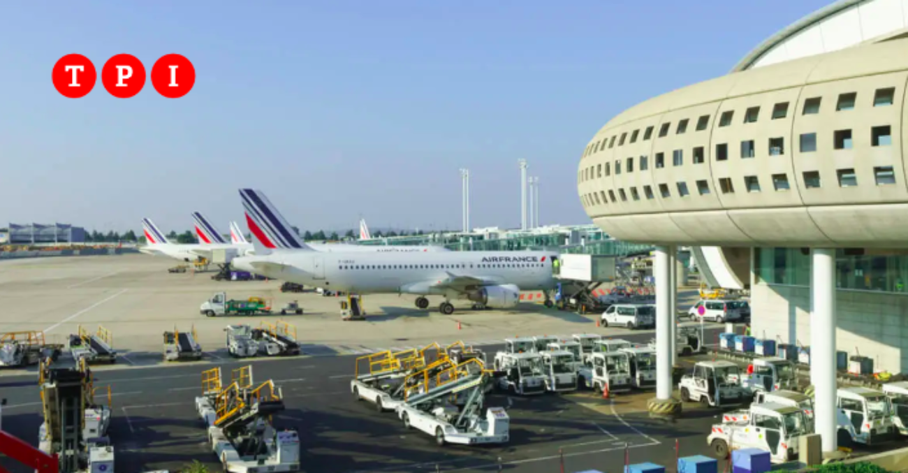 Attack alert six airports and Versailles evacuated in France Pledge