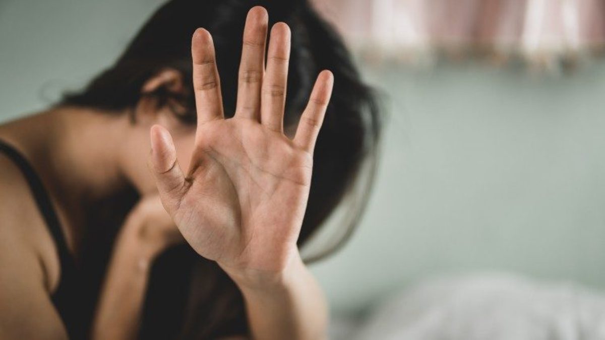 Violenza sulle donne, Cassazione: le mani al collo della moglie sono tentato femminicidio
