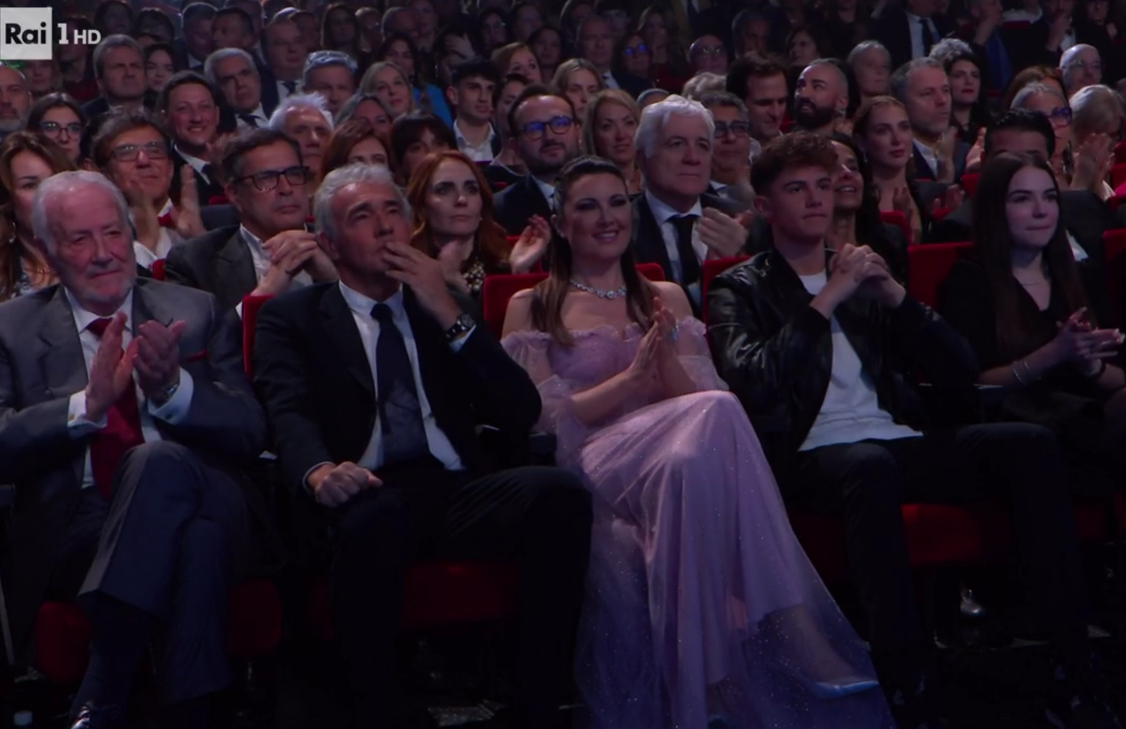 abito moglie amadeus civitillo sanremo 2024 giletti josè figlio