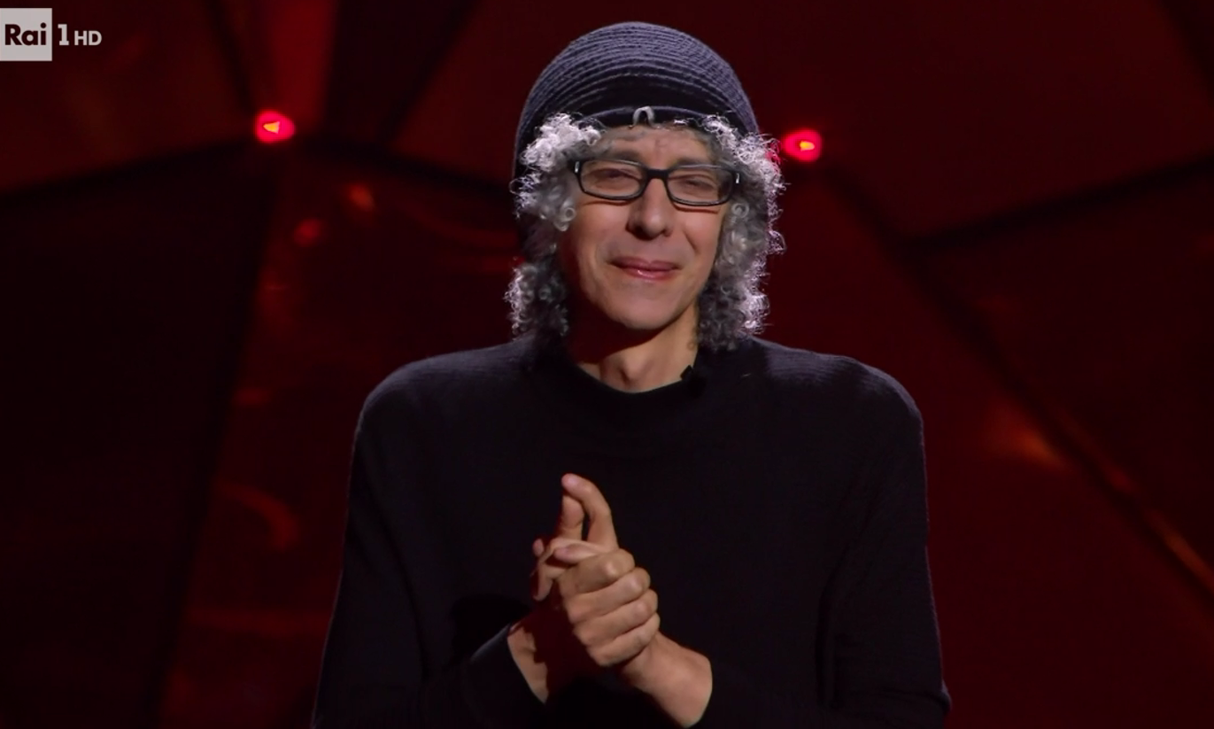 giovanni allevi abito sanremo 2024