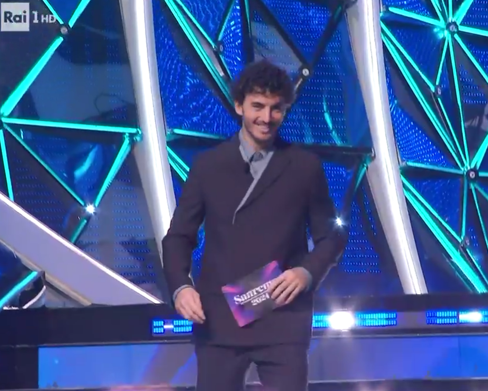 pecco bagnaia sanremo 2024 abito