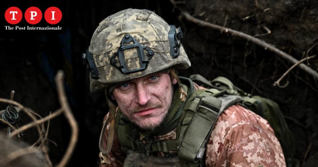 guerra russia ucraina macron truppe nato combatte anni kiev