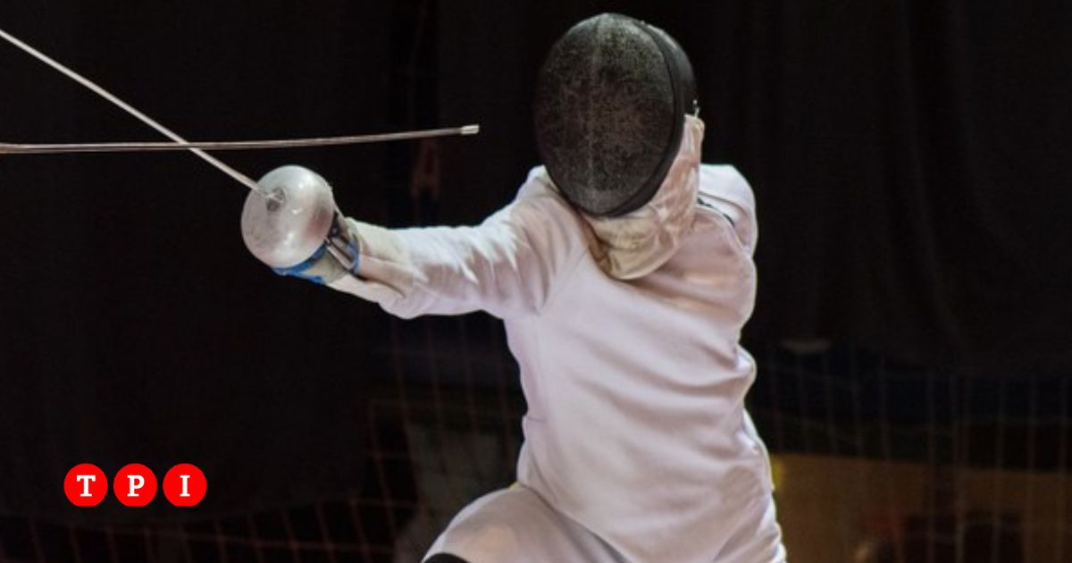 Campionessa di scherma violentata da tre atleti durante il ritiro