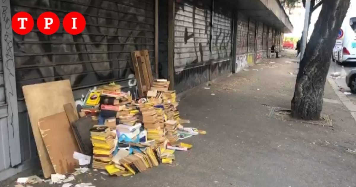 Roma, il mercatino dei libri abbadonato a se stesso: degrado a pochi passi dalla stazione Termini | VIDEO