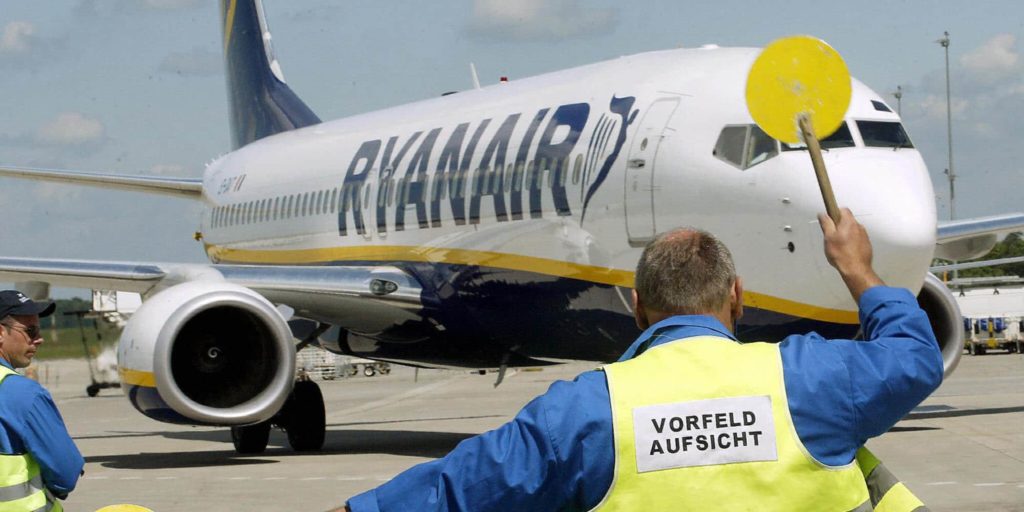 Malore sul volo Torino-Lamezia: morto un 35enne