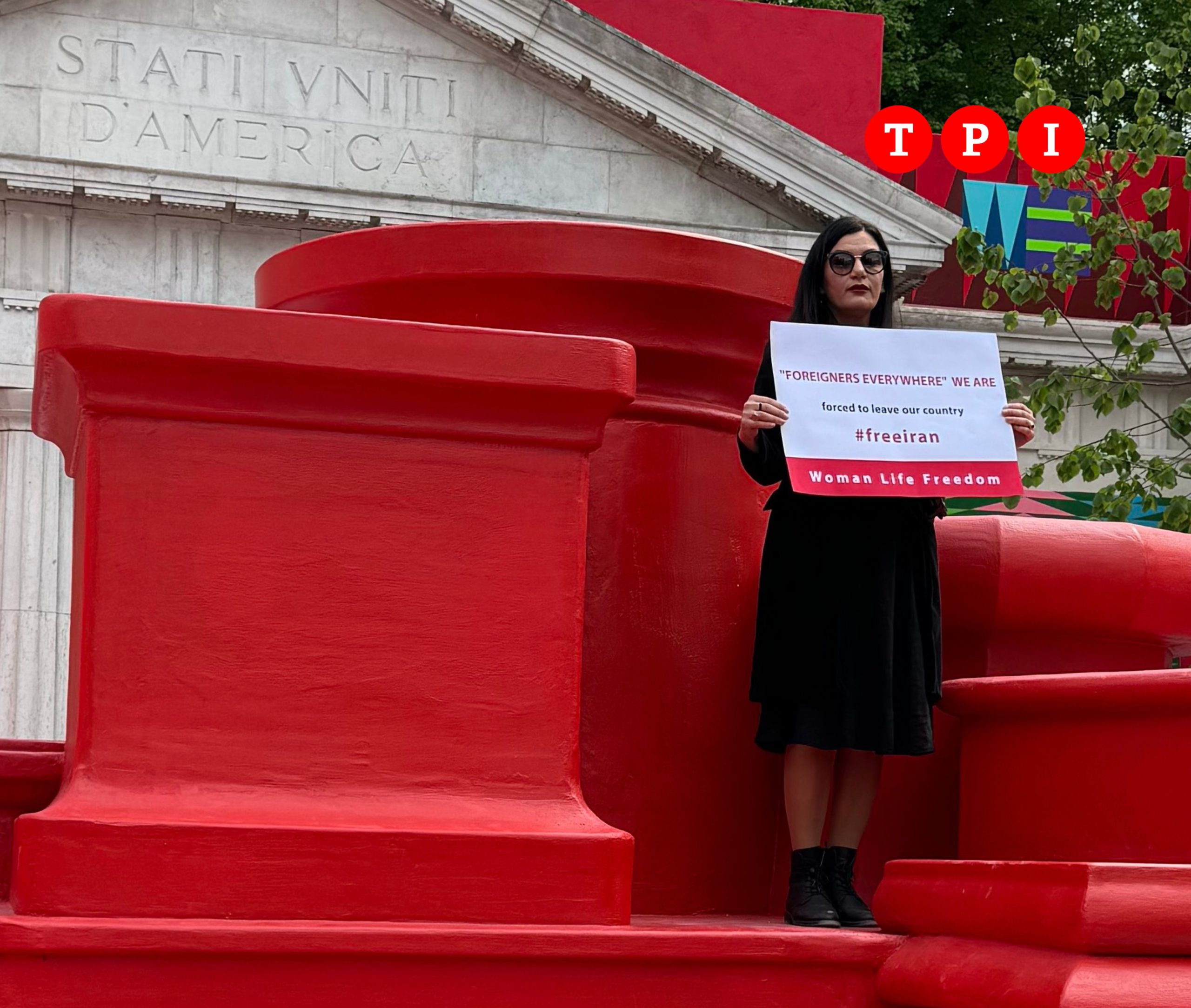 Miriam Mirolla Biennale di Venezia 2024 Attivista iraniana