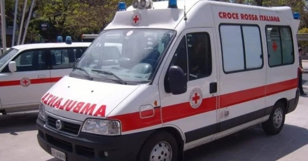 Roma, ragazza precipita da muro del Pincio: portata in codice rosso in ospedale