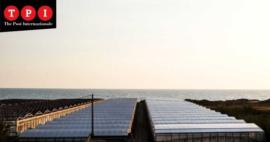 reportage tpi marina acate bambini dimenticati terra dei fuochi siciliana
