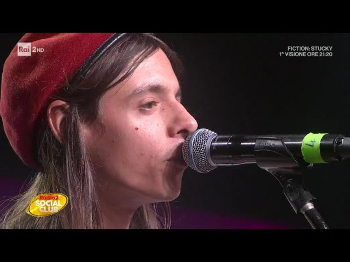 Chi Lucio da Tpi.it Chi è Lucio Corsi il cantante in gara al Festival di Sanremo 2025