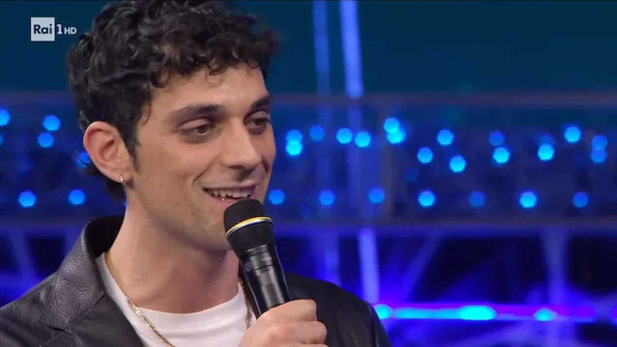 sanremo 2025 abiti abito bresh vestito stilista look vestito oggi festival quarta serata