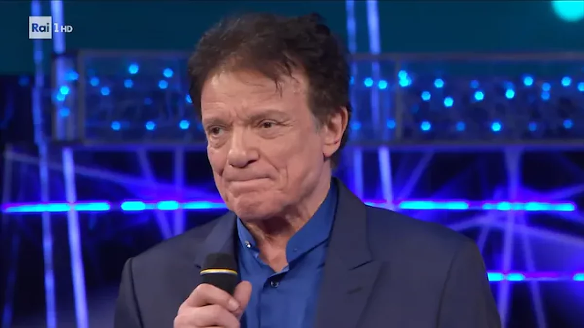 sanremo 2025 abiti abito massimo ranieri festival oggi stilista look vestito quarta serata