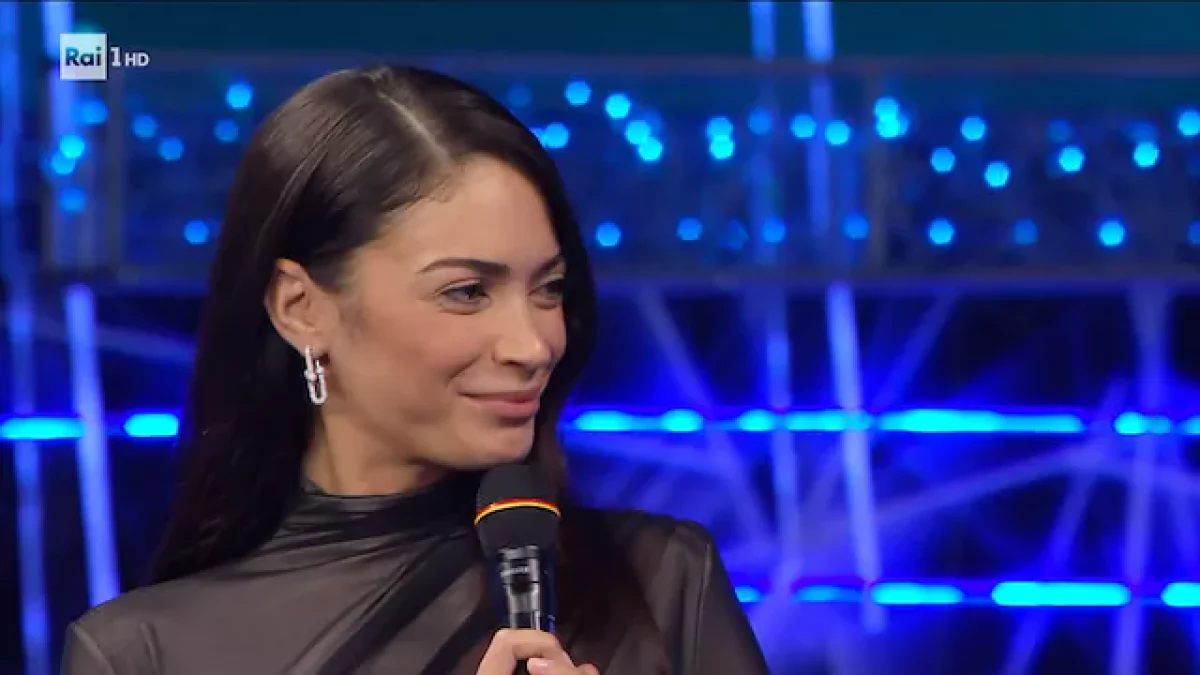 sanremo 2025 elodie abiti abito festival stilista look vestito vestiti oggi