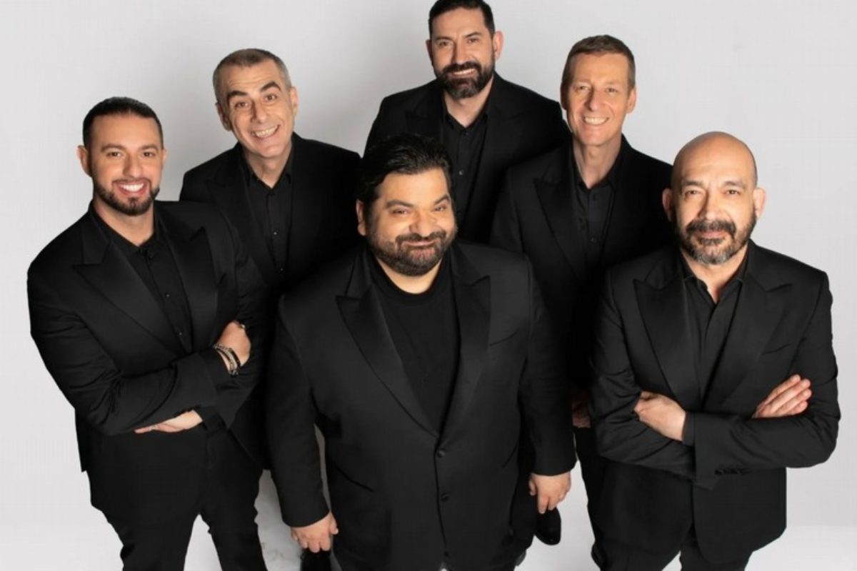 Sanremo 2025 da Tpi.it Sanremo 2025 gli abiti de I neri per caso ospiti al Festival look e stilista