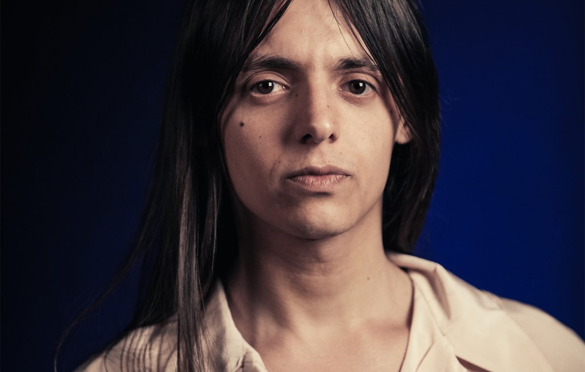 Sanremo 2025 da Tpi.it Sanremo 2025 l’abito di Lucio Corsi per la prima serata del Festival look e stilista