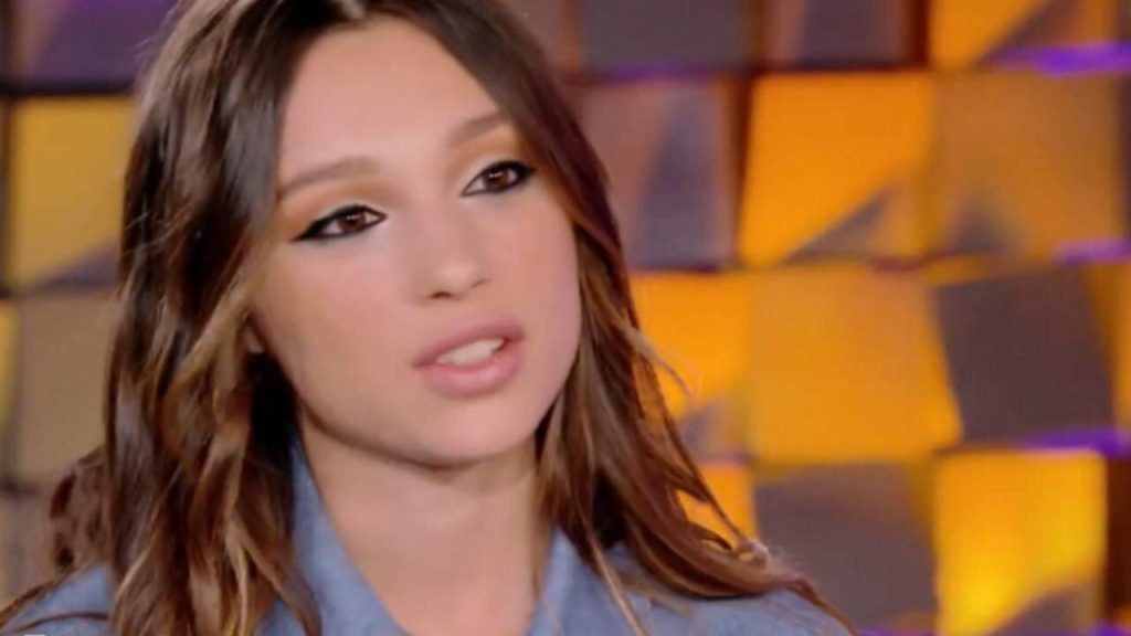 sanremo 2025 sarah toscano abiti abito festival stilista look vestito vestiti oggi quarta serata