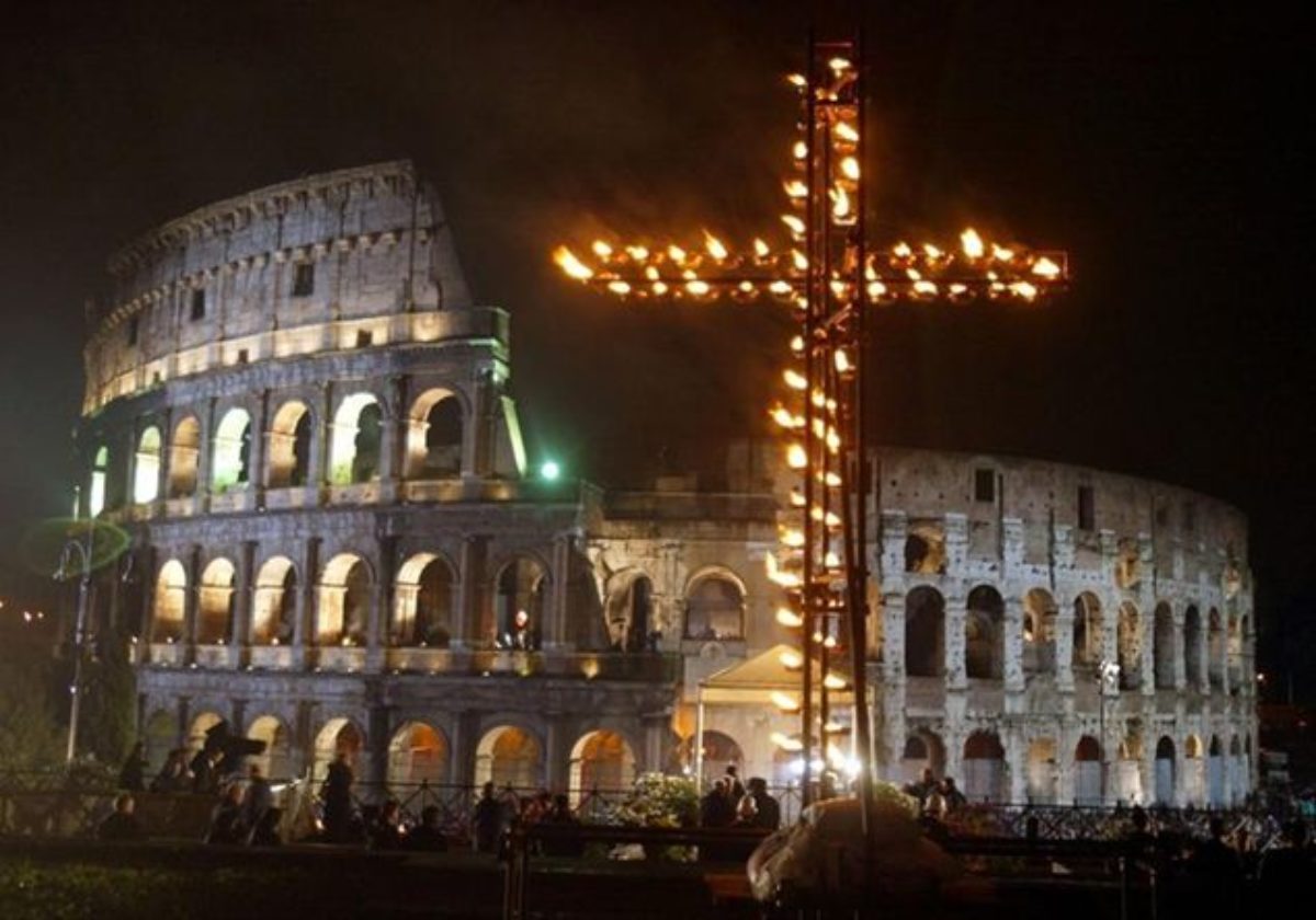che ora da Tpi.it A che ora inizia la Via Crucis 2025 l’orario della diretta su Rai 1