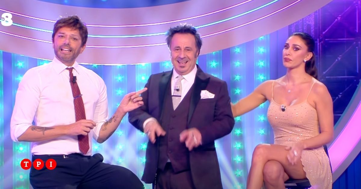 Le frecciate di Belen Rodriguez al finto Stefano De Martino: “Ti ricordi quando eri meno rifatto di me?” | VIDEO Le frecciate di Belen Rodriguez al finto Stefano De Martino: “Ti ricordi quando eri meno rifatto di me?” | VIDEO