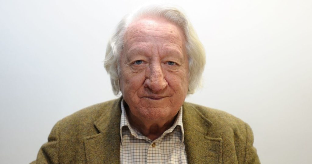 È morto Giorgio Forattini: il celebre vignettista aveva 94 anni