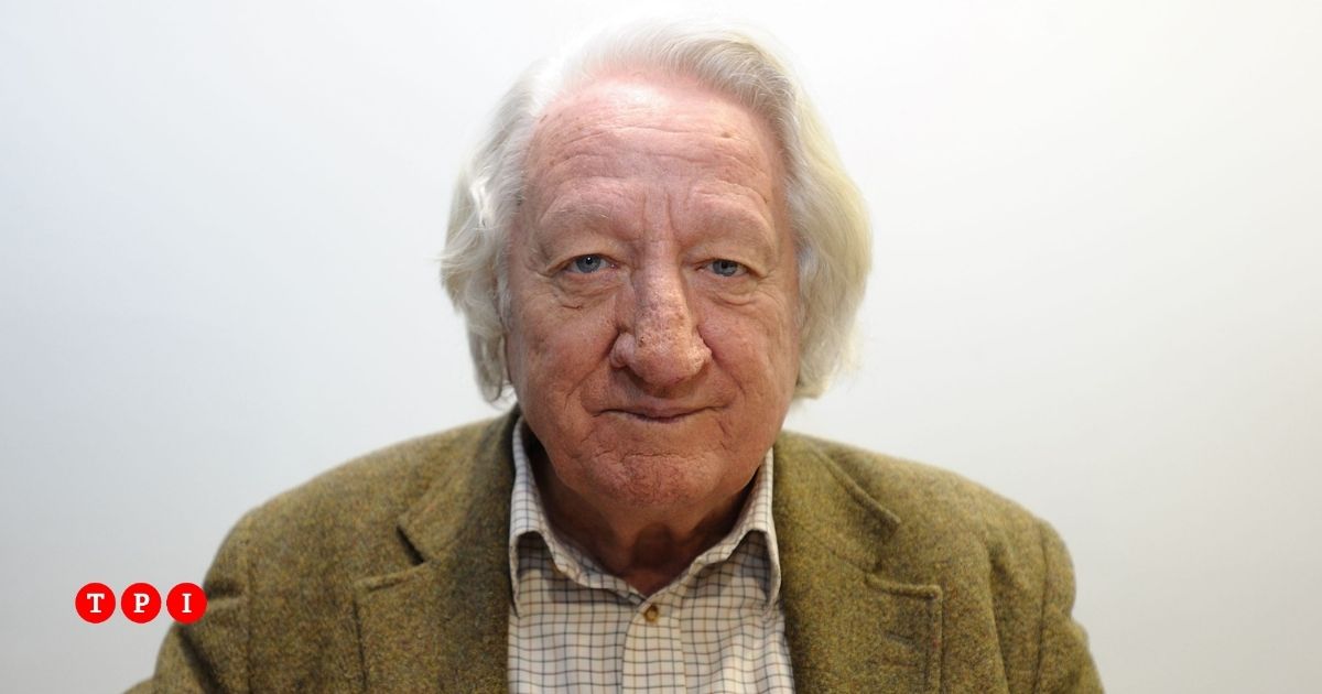 È morto Giorgio Forattini: il celebre vignettista aveva 94 anni