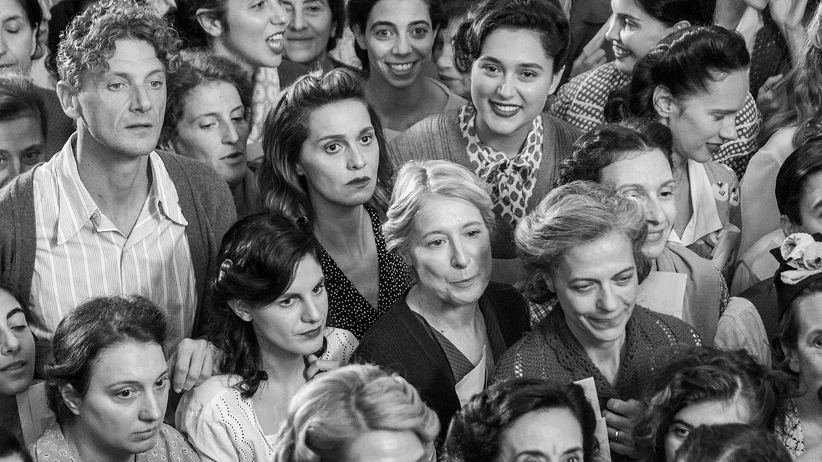 ascolti tv marted236 25 novembre c8217232 ancora domani la notte nel cuore le iene