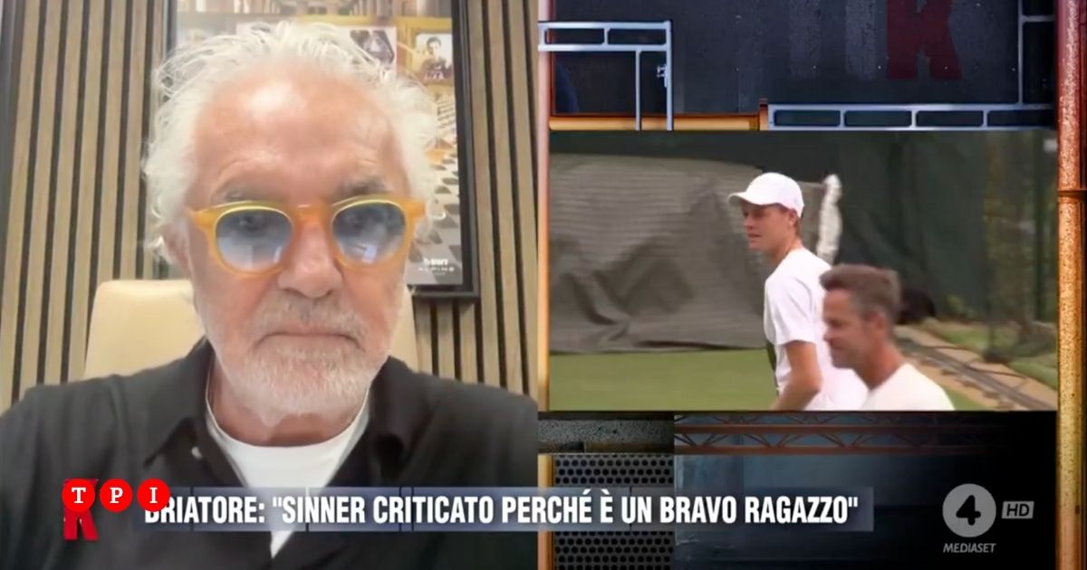 Flavio Briatore difende Jannik Sinner: “Parla tre lingue, capisco più lui quando parla che certa gente del meridione” | VIDEO Flavio Briatore difende Jannik Sinner: “Parla tre lingue, capisco più lui quando parla che certa gente del meridione” | VIDEO