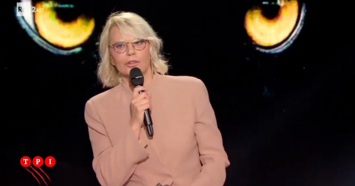 Maria De Filippi ricorda Maurizio Costanzo a Belve e si commuove: “Gli chiederei se ha sofferto” | VIDEO