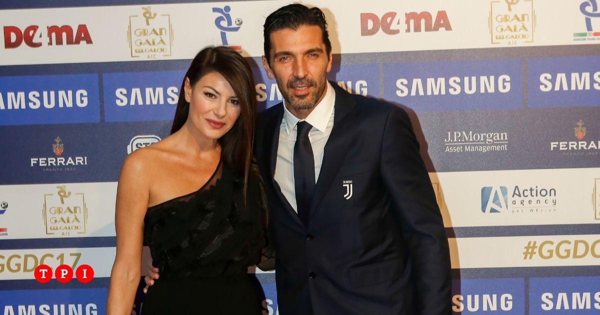 Buffon e Ilaria D’Amico ospiti ad Atreju: “Gigi di destra? Un pensiero di gioventù espresso male. Meloni? Rivoluzionaria”