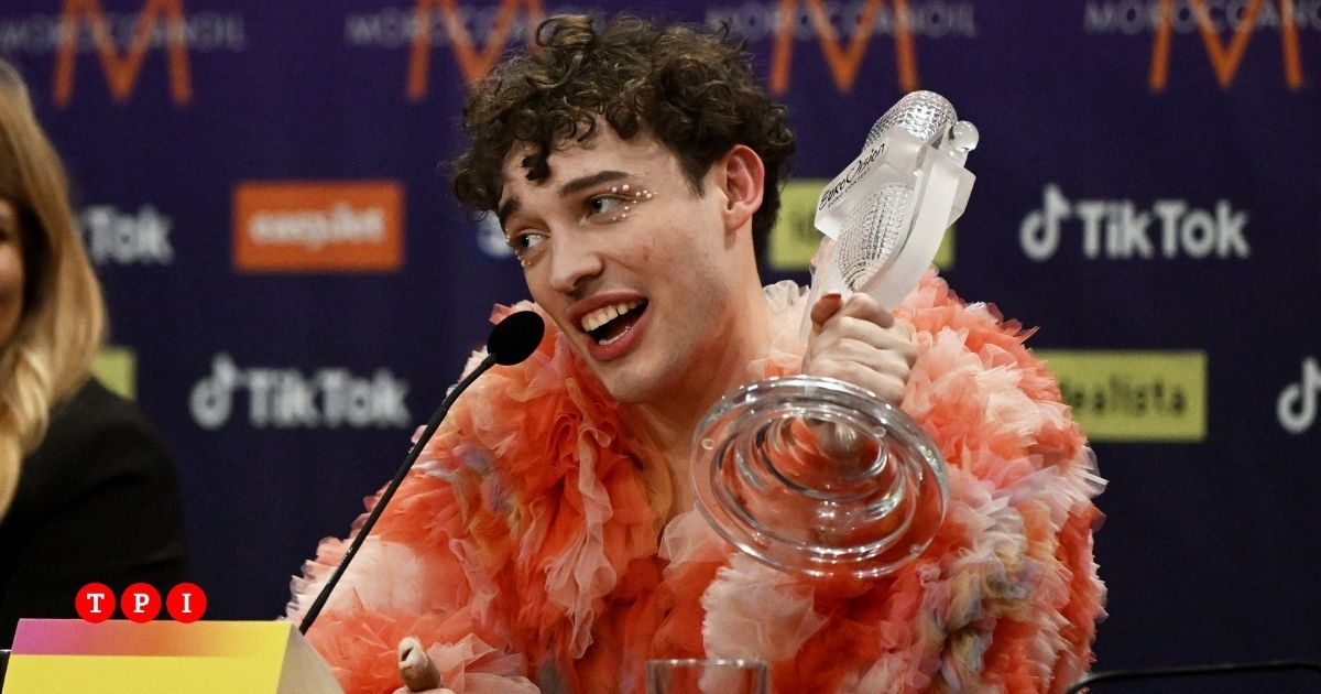 la protesta di nemo vincitore dell8217eurovision 2024 restituisco il trofeo per la mancata esclusione di israele video da Tpi.it la protesta di nemo vincitore dell8217eurovision 2024 restituisco il trofeo per la mancata esclusione di israele video