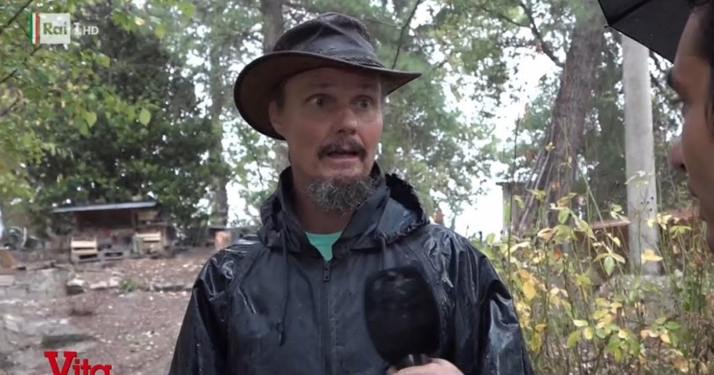 Famiglia nel bosco, parla il padre: “I miei figli distrutti dall’ansia, sono diventati litigiosi”