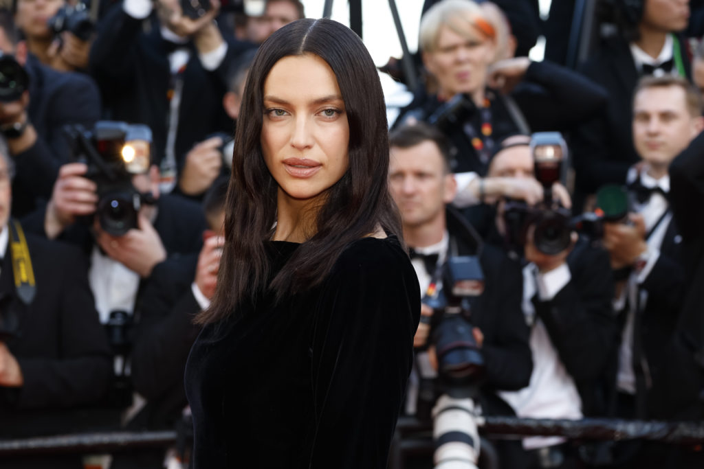 sanremo 2026 gli abiti di irina shayk per la terza serata del festival look stilista da Tpi.it sanremo 2026 gli abiti di irina shayk per la terza serata del festival look stilista