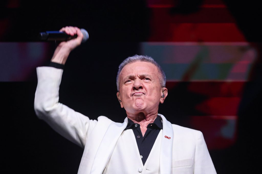 sanremo 2026 l8217abito di pupo ospite serata cover al festival look e stilista da Tpi.it sanremo 2026 l8217abito di pupo ospite serata cover al festival look e stilista