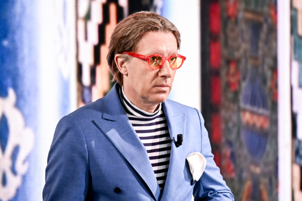 da lapo a bruno vespa tutti i personaggi di ubaldo pantani sanremo 2026 da Tpi.it da lapo a bruno vespa tutti i personaggi di ubaldo pantani sanremo 2026