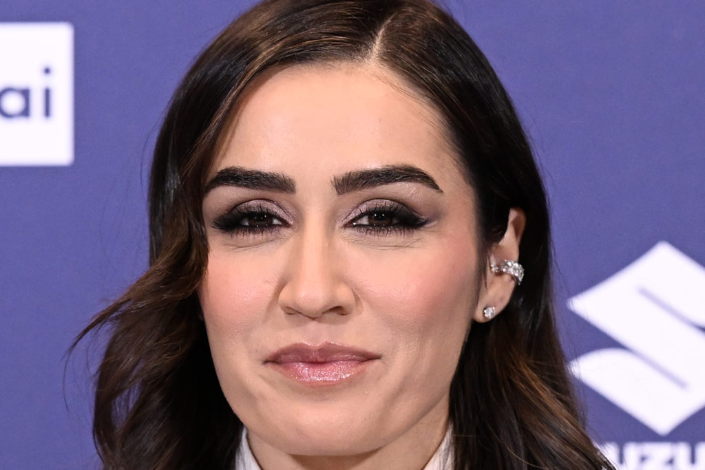 Sanremo 2026, l’abito di Manola Moslehi ospite al Festival: look e stilista Sanremo 2026, l’abito di Manola Moslehi ospite al Festival: look e stilista