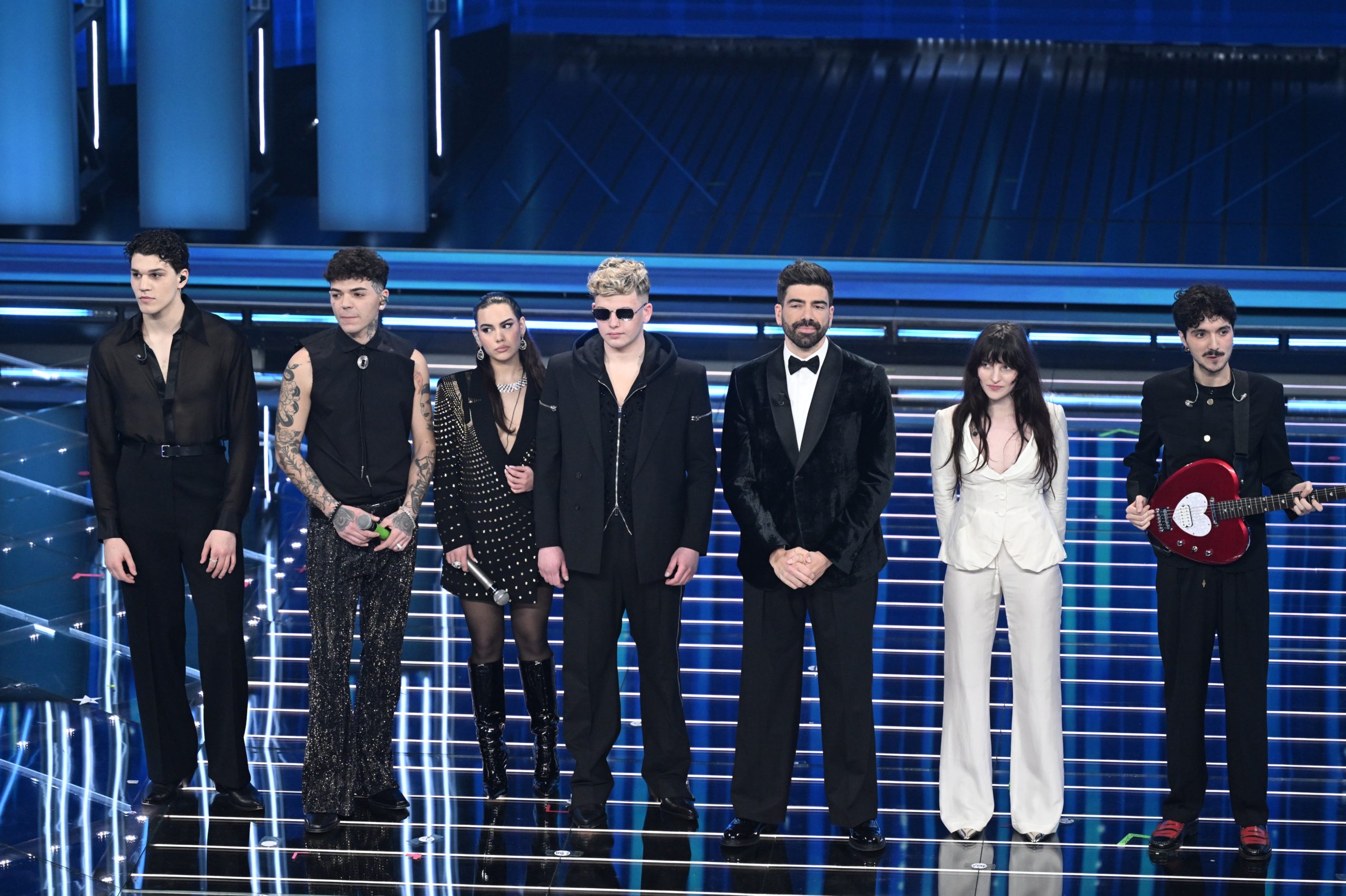 Gianluca Gazzoli con le Nuove Proposte di Sanremo 2026 (Credit: AGF)