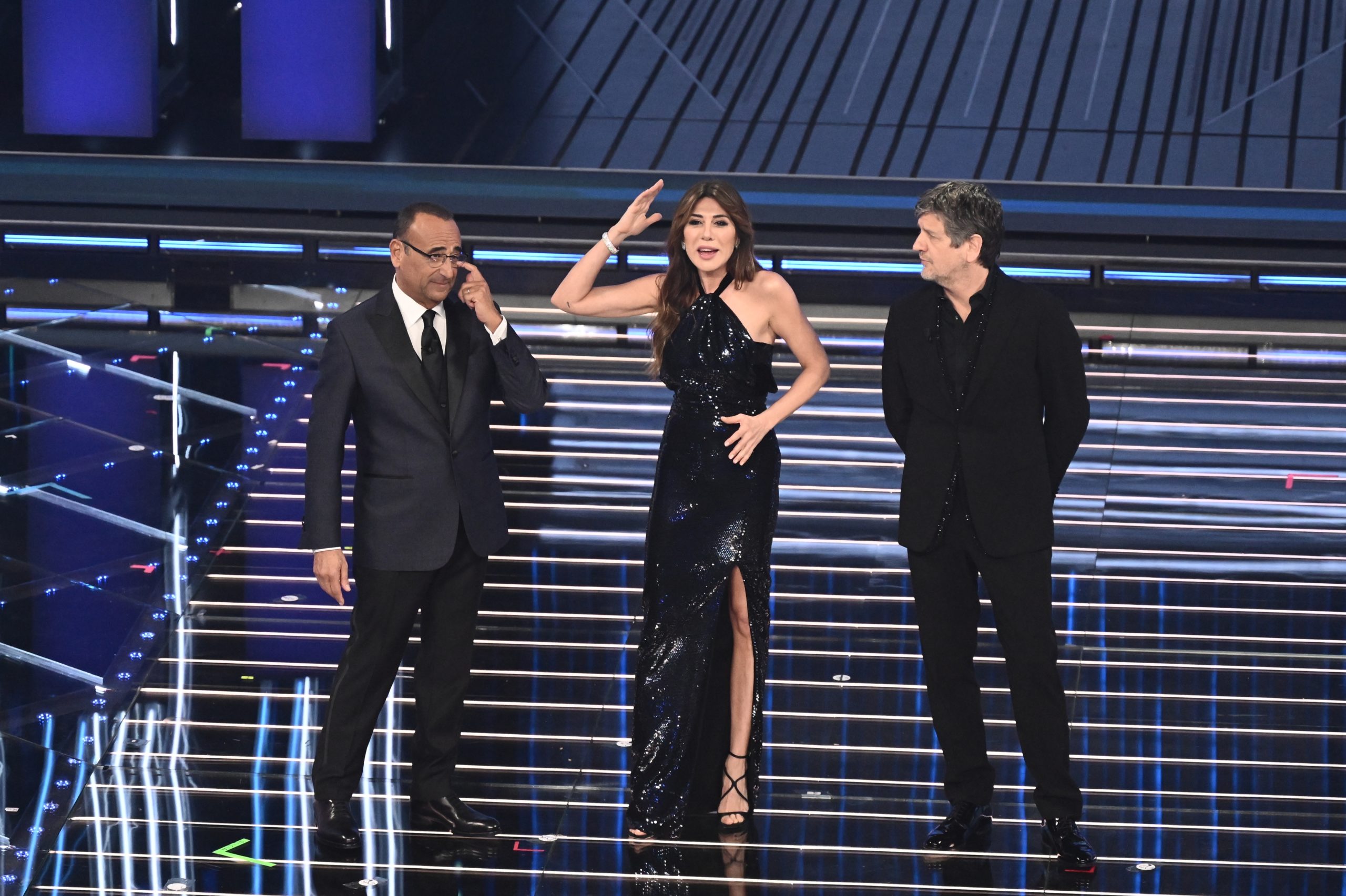 Virginia Raffaele, Carlo Conti e Fabio De Luigi al Festival di Sanremo 2026 (Credit: AGF)