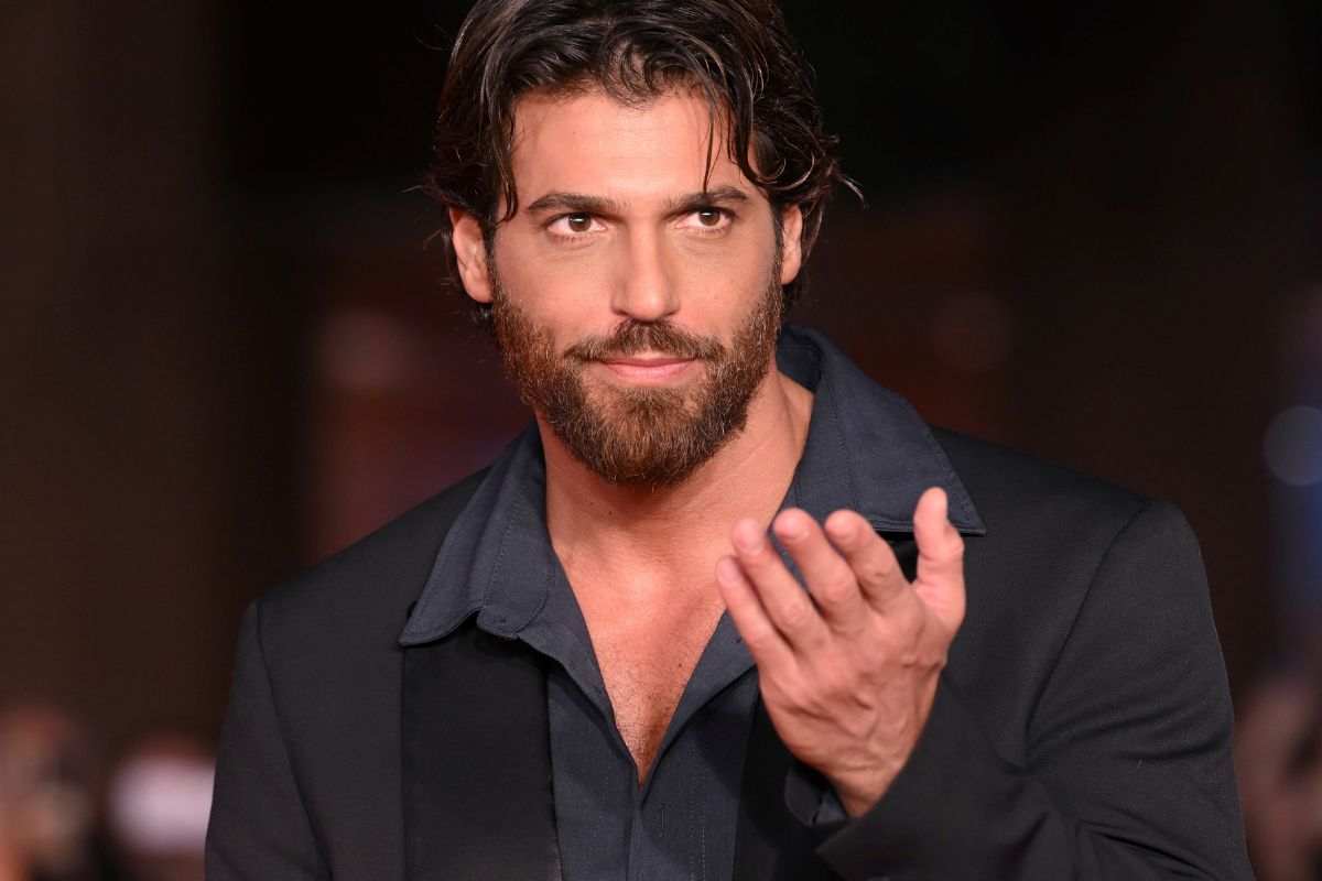 can yaman et224 compagna laurea ex fidanzate famose dove vive il cachet di sanremo da Tpi.it can yaman et224 compagna laurea ex fidanzate famose dove vive il cachet di sanremo