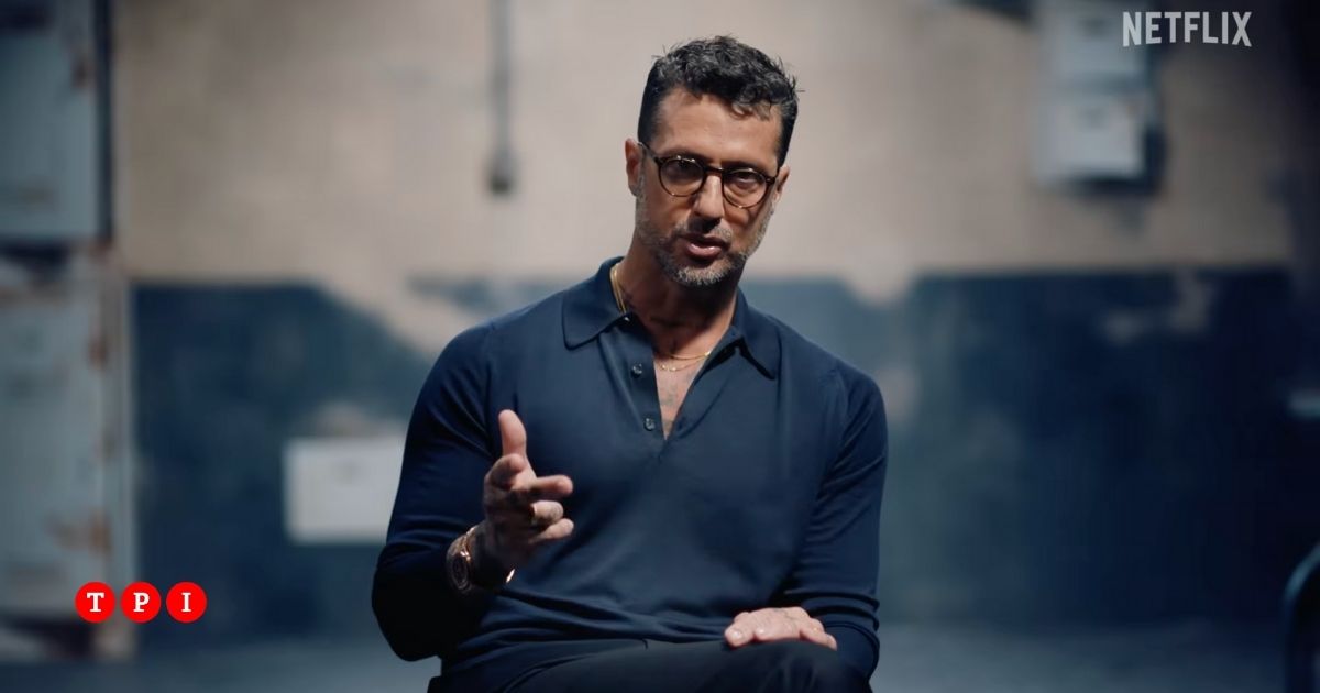 Fabrizio Corona denuncia Mediaset per tentata estorsione: “Non vogliono farlo lavorare” Fabrizio Corona denuncia Mediaset per tentata estorsione: “Non vogliono farlo lavorare”