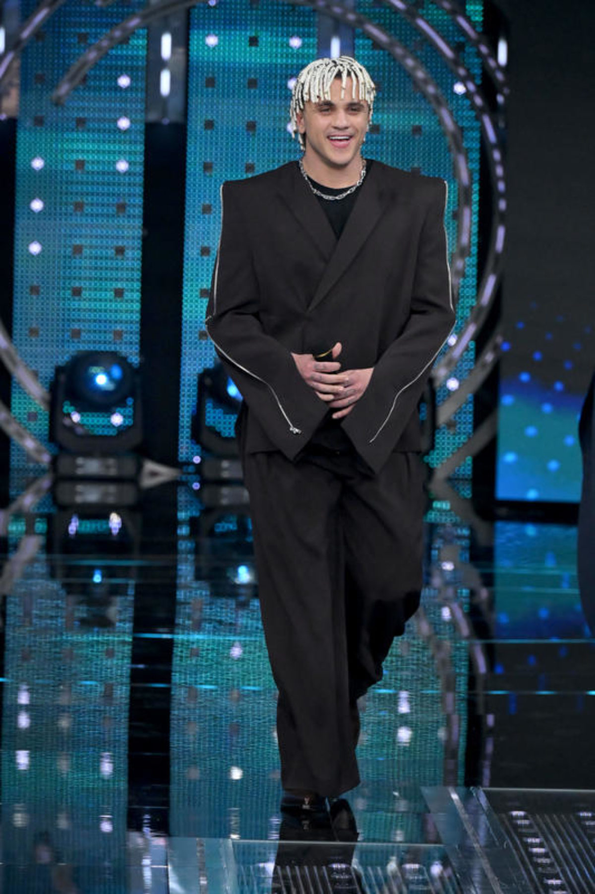 sanremo 2026 l8217abito di samurai jay per la seconda serata del festival look e stilista da Tpi.it sanremo 2026 l8217abito di samurai jay per la seconda serata del festival look e stilista