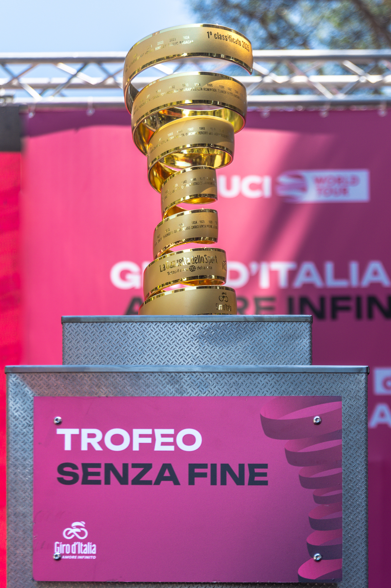 Giro d'Italia 2026, dal Mar Nero al Circo Massimo nel segno di Amleto