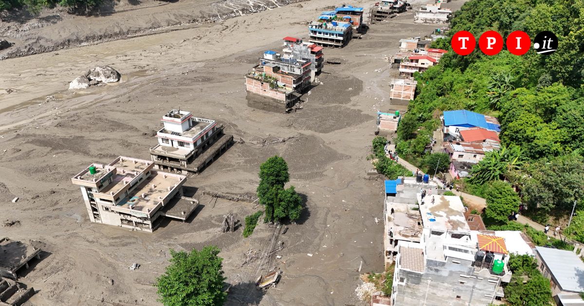 disastro al confine tra nepal e tibet almeno 180 morti e 1300 dispersi a causa di violente inondazioni da Tpi.it disastro al confine tra nepal e tibet almeno 180 morti e 1300 dispersi a causa di violente inondazioni