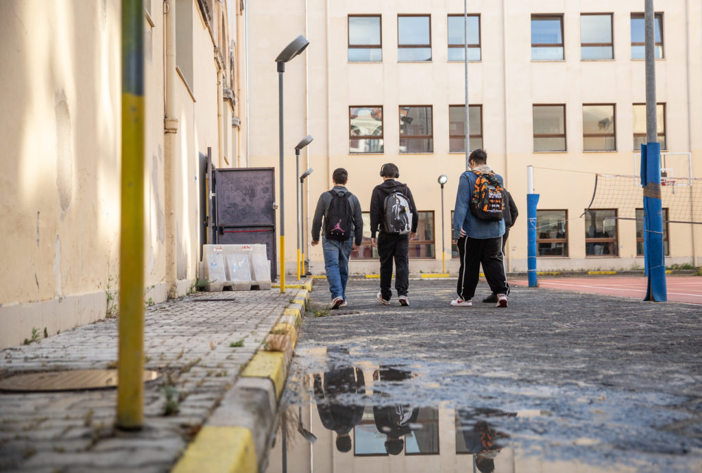 save the children quasi la met224 degli studenti delle scuole superiori frequenta istituti tecnici e professionali da Tpi.it save the children quasi la met224 degli studenti delle scuole superiori frequenta istituti tecnici e professionali